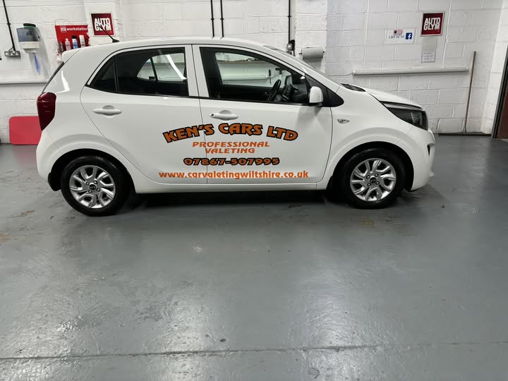 Car Valeters Wiltshire free courtesy car
